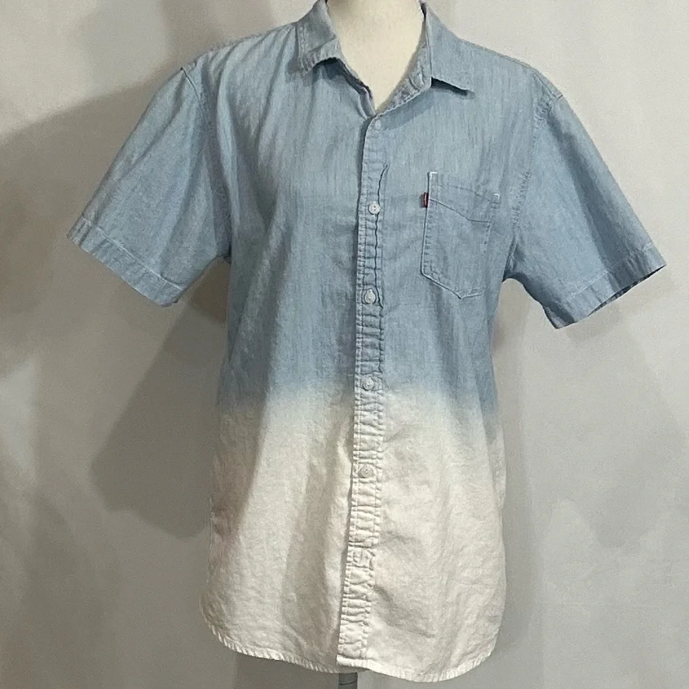 Levi’s short sleeve button up